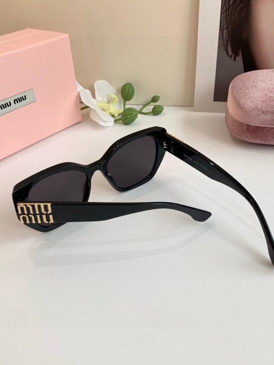 ✅NWT Authentic  MIU MIU Sunglasses